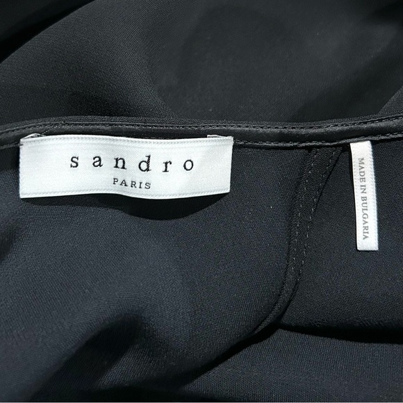 NWT Sandro Crepe Short Sleeve Blouse Noir 3 L - Picture 3 of 4